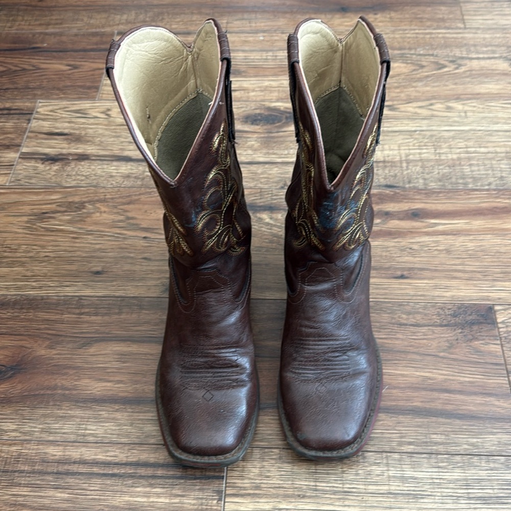 Roper women’s boots, size 6